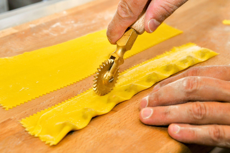 Houston: Fun Pasta Cooking Class With a Local Chef