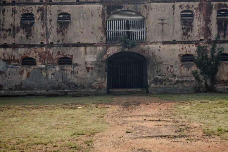 Passeio de Kandy a Ambuluwawa e três templos arqueológicosOpção Tuk Tuk