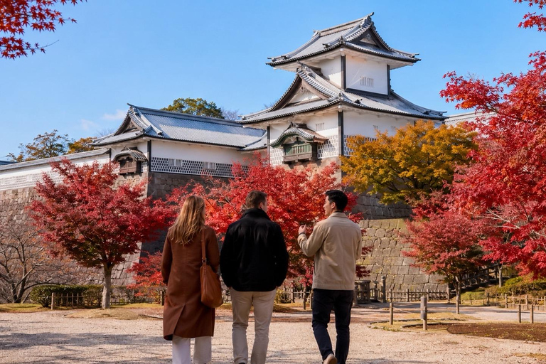 Kanazawa: Kenrokuen Autumn Colors & Castle Walk Early Bird 20% Off – Limited Autumn Offer