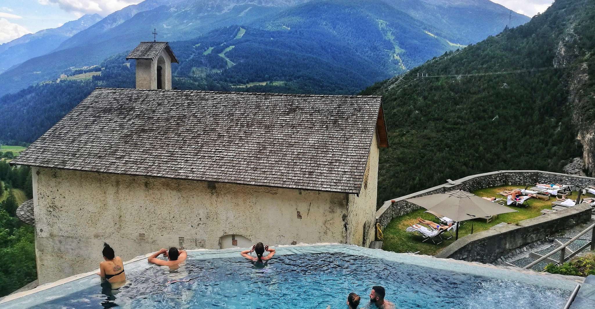 Valtellina Tal, Weinberge und Bormio Thermalquellen - Hizvo