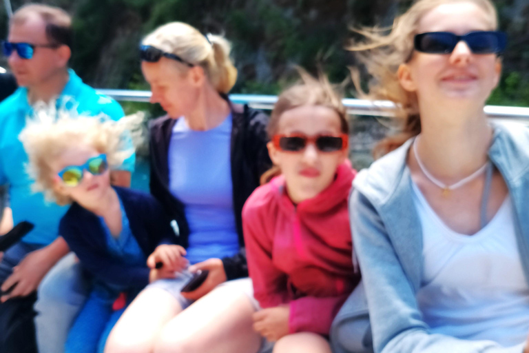 Crociera sul Canale di Corinto: porti antichi, acque cristalline e storiaCrociera sul Canale di Corinto: antichi porti, acque cristalline e storia