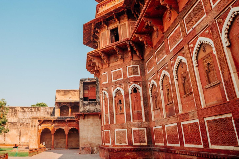 Au départ de Delhi Taj Mahal et Agra visite d'une jounée tout comprisVoiture Ac avec chauffeur + guide + billets d'entrée seulement