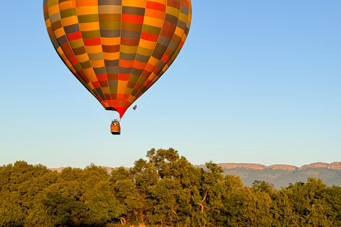 Johannesburg: Hot Air Balloon Flight along Magalies Valley Johannesburg: Magalies River Valley Hot Air Balloon Flight