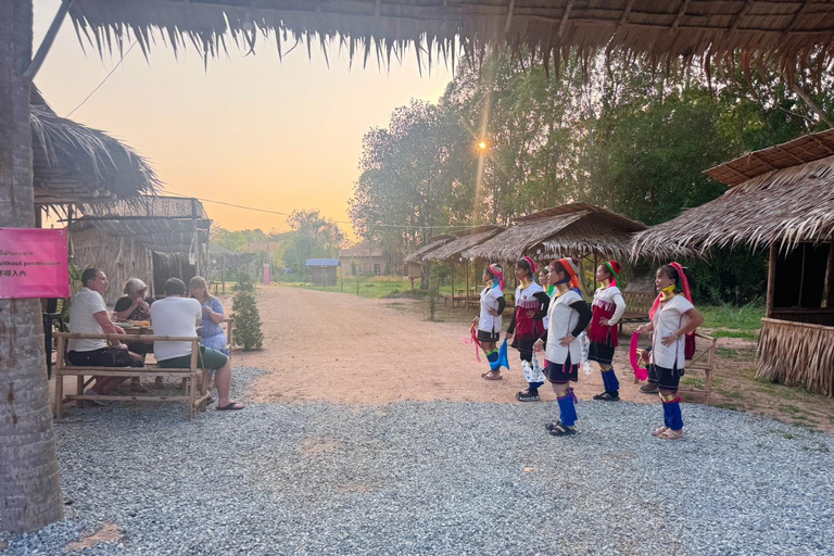 Pattaya : Long Neck Village Night Tour With Transfer