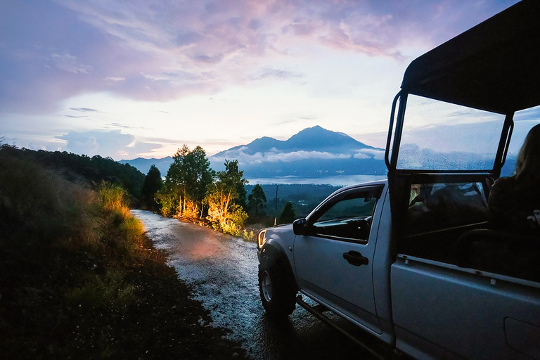 Mount Batur: Sunrise Jeep Tour &amp; Natural Hot SpringPrivat tur med transfer