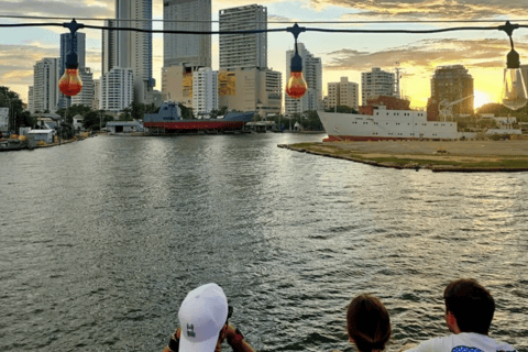 Atardecer por la bahía en Barco Phantom