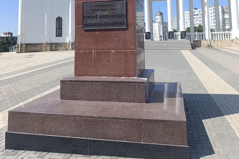 Chisinau:Transnistria Soviet &Fish Farm & Sturgeon Factory Transnistria, Lenin Monuments & Sturgeon Fish Farm Tour