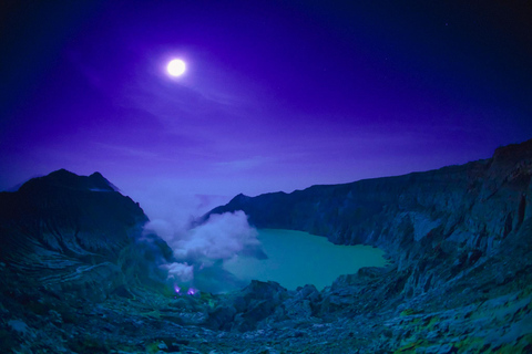 Banyuwangi/Bali: Mt Ijen Sunrise & Blue Flame in Guided Tour From Bali: Mt Ijen Sunrise & Blue Flame Guided Tour