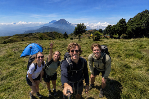Yogyakarta: Mount Prau Golden Sunrise Hike and Summit Coffee All-Inclusive Mount Prau Sunrise Experience