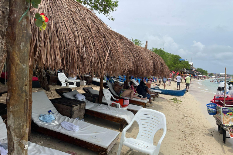 Journée de plage tranquille pour les VIP