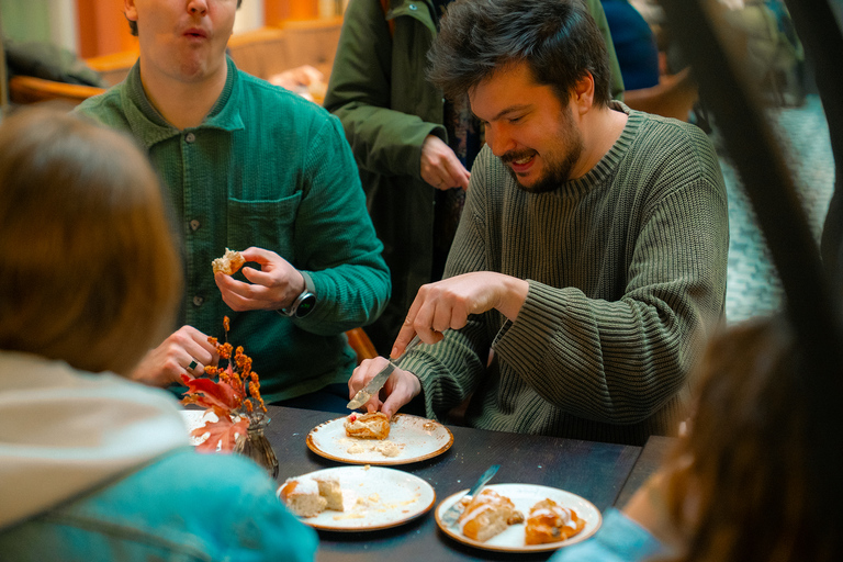 A Taste of Bergen Food Tour with Fløibanen Funicular