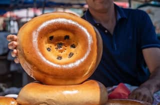 Samarkand: Legendärer Brotbackkurs & akrobatisches Brot