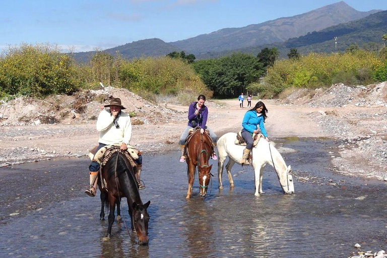 Salta: Full-Day Horseback Ride with BBQ and Snacks Salta: Full-Day Horseback Ride with Mountain Picnic