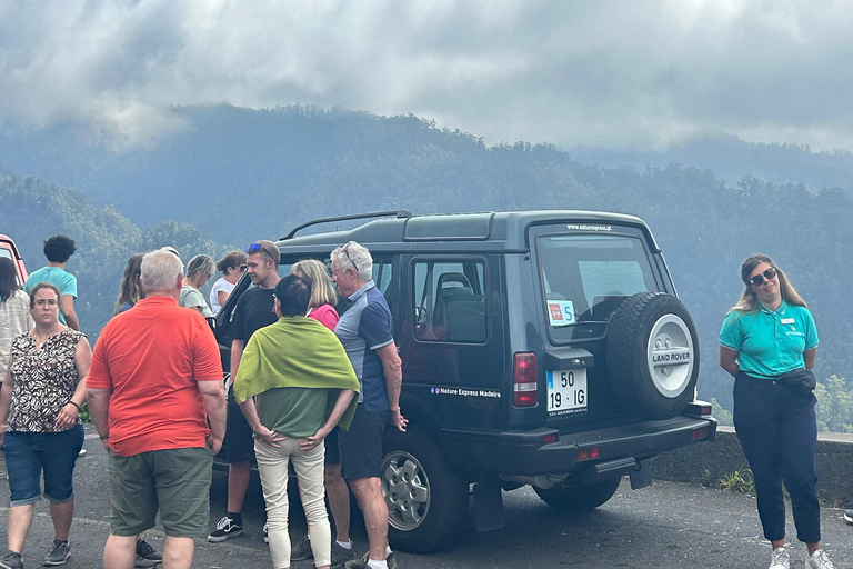 Madera: wycieczka jeepem z tyrolką, huśtawką i wulkanicznymi basenamiMadera: wycieczka jeepem z tyrolką, huśtawką i basenami wulkanicznymi