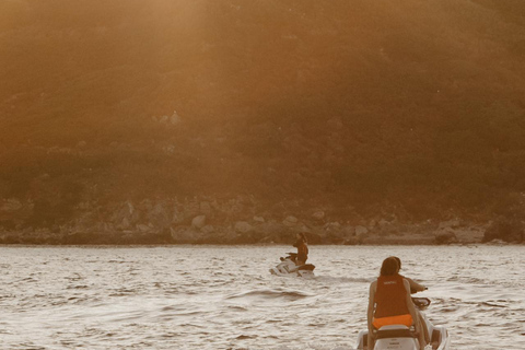阿雅克肖：喷气式摩托艇游览桑吉纳雷斯群岛及卡波迪费诺阿雅克肖：喷气式摩托艇游览桑吉纳尔群岛 1小时