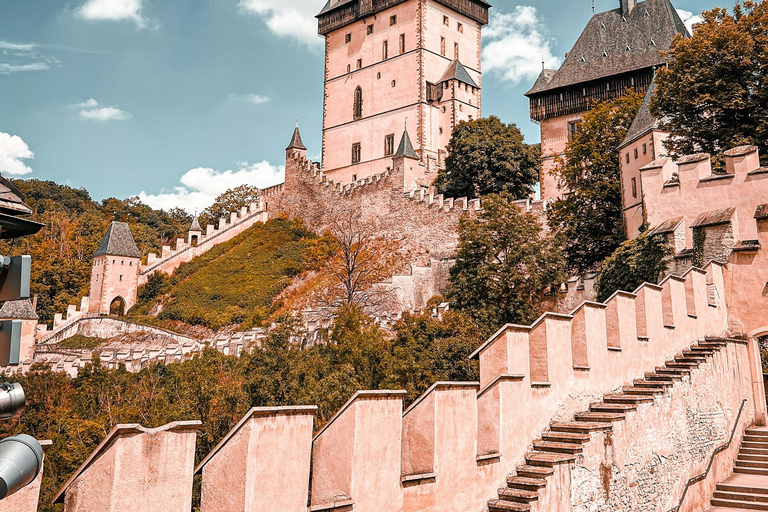 From Dresden: Guided Day Trip to Karlštejn Castle in Czechia