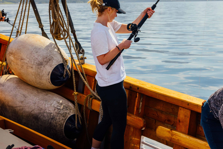 Tromsø: Evening Fishing Cruise with Hermes II