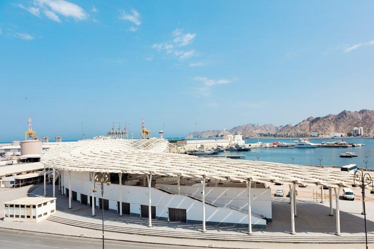 Muscat: Private Airport-to-Hotel Transfer & Guided City Tour KIA Carnival — Private Airport Transfer with Meet & Greet