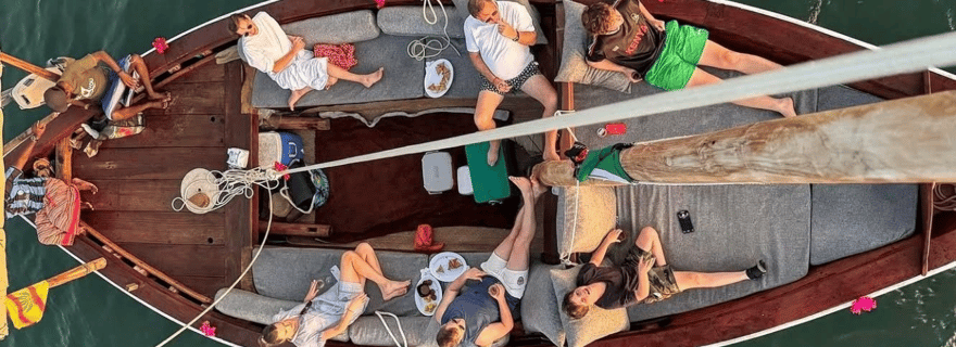 Lamu : visite de la vieille ville, déjeuner swahili et croisière en boutre au coucher du soleil