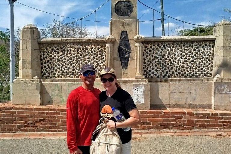 Medellín: tour coloniale di un'intera giornata con guidaMedellin: tour coloniale di un'intera giornata con guida