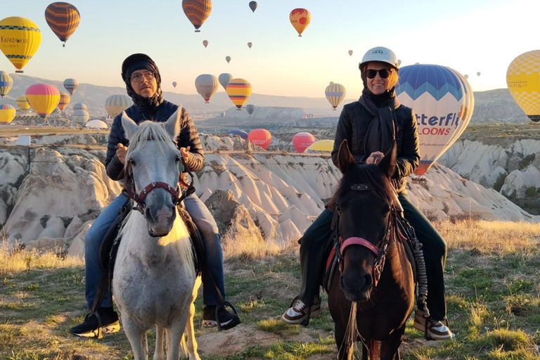 Kapadocja: przejażdżka konna po Dolinie MiłościCappadocia: Love Valley Horseback Riding Tour