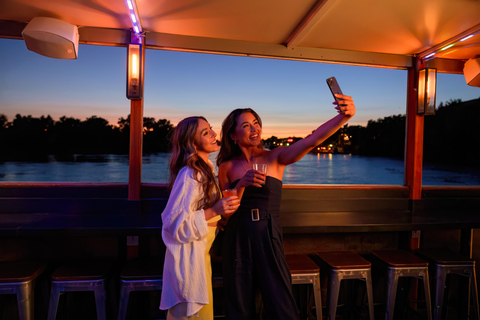 Sacramento: City Cruises Rock The Yacht River Cruise Sacramento: Rock The Yacht River Cruise