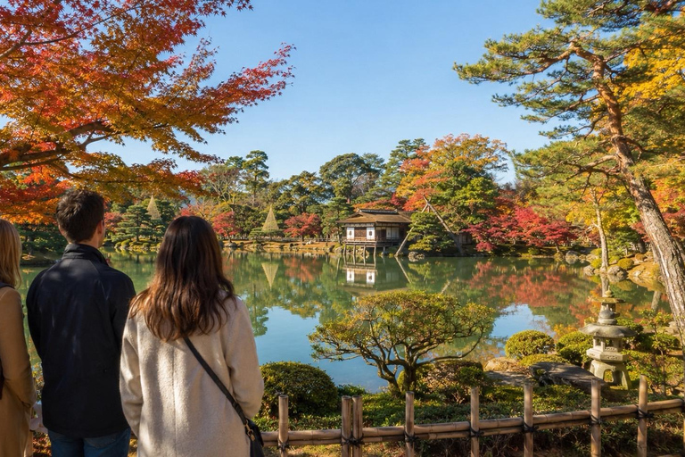 Kanazawa: Kenrokuen Autumn Colors & Castle Walk Early Bird 20% Off – Limited Autumn Offer