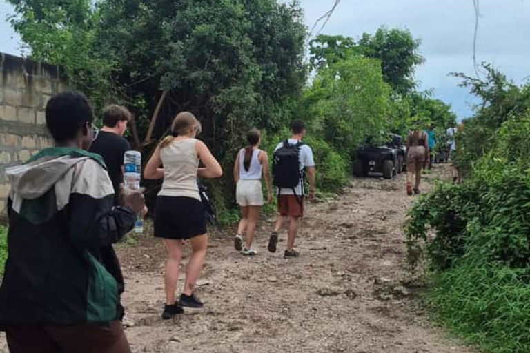 زنجبار: جولة التجديف بالكاياك في غابة المانغروف بجزيرة عوزي والقريةجولة خاصة تشمل الاستقبال والتو