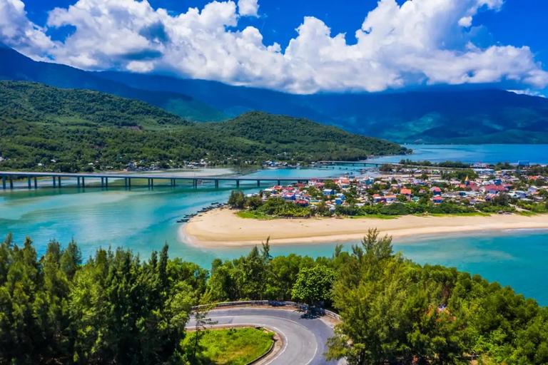 Hoi An Privattransfer nach Hue mit Goldener Brücke