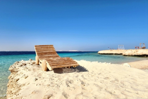 Hurghada: Wycieczka łodzią na wyspę Magawish z lunchem i transferem