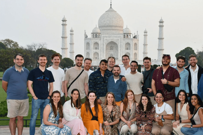 Excursión privada de un día a Agra desde Delhi en coche con aire acondicionadoRecorrido con Coche AC, Conductor, Guía, Entrada y Almuerzo