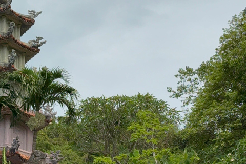 Da Nang: City Sightseeing Tour with Charming Da Nang Show