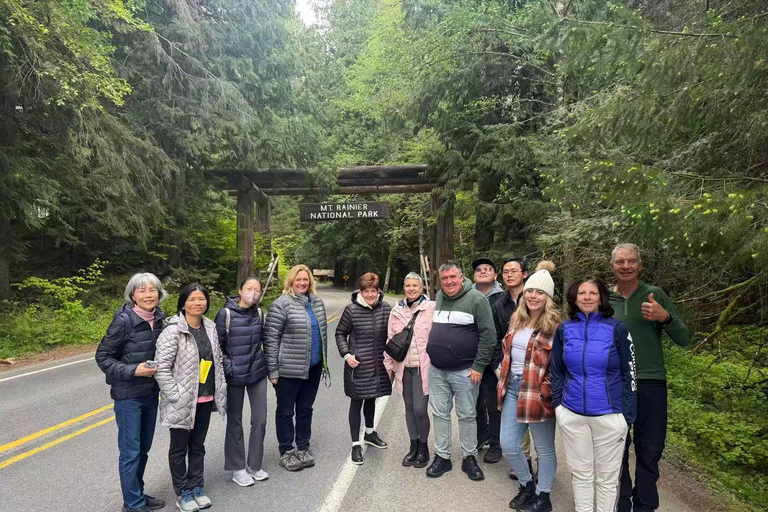 From Seattle: Mt Rainier NP Private Day Trip