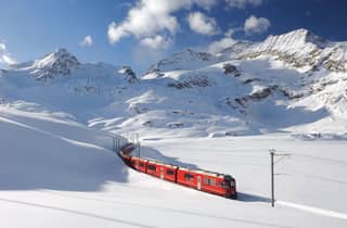 Von Mailand aus: Bernina Red Train nach St. Moritz Geführte Tour