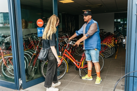 Amsterdam : visite du centre-ville à vélo en petit groupeVisite privée en anglais