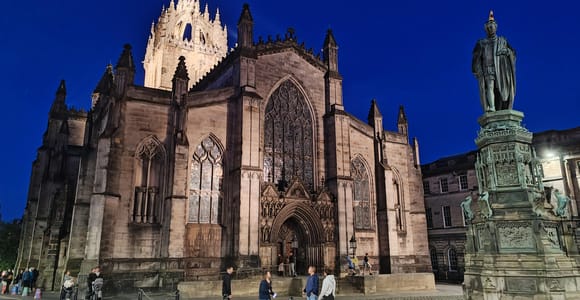 Twilight Tales of Edinburgh: Immersive Old Town Walking Tour