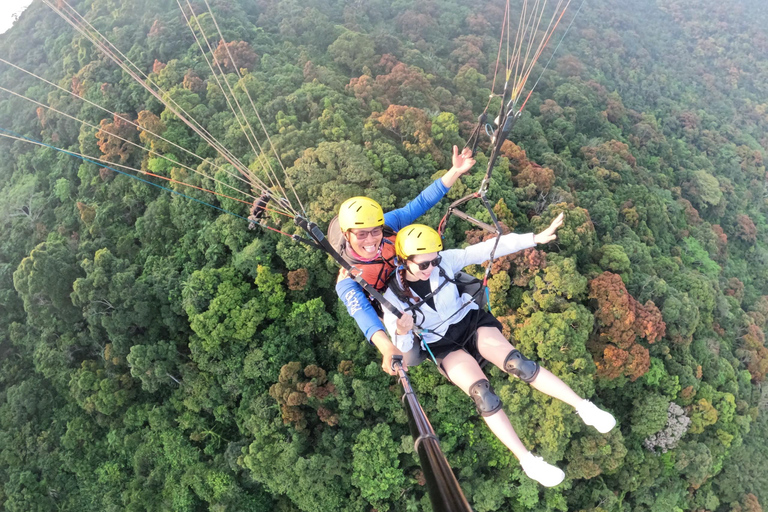 Da Nang Privates Gleitschirmfliegen am Monkey MountainDa Nang Paragliding auf dem Son Tra Berg alias Monkey Mt