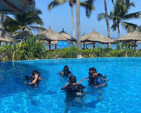 Ixtapa: Open Water Diver Course