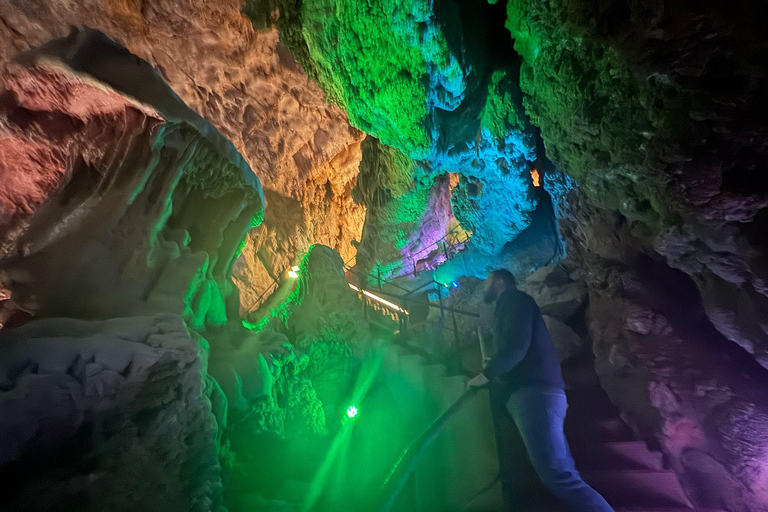 قم بزيارة كهوف كانيلوبري ومتحف الموسيقى العرقية في بوسوت من أليكانتي