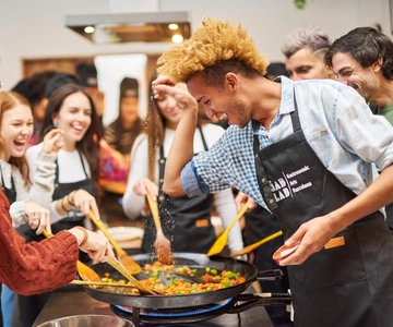 Barcelona: Paella kookles met marktbezoek en meer