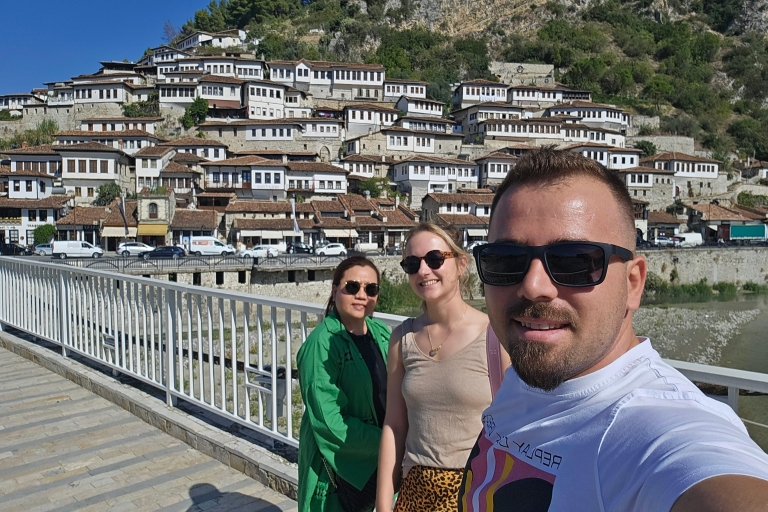 Tour diario de Berat 1001 ventanasvisita guiada en inglés