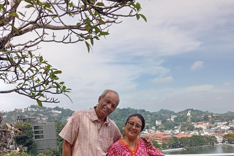 Kandy: Full-Day Tuk-Tuk Tour with Temples & Gardens by Local