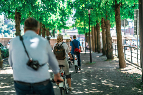 Estocolmo: tour guiado de 3 horas em bicicleta particularVisita em inglês, alemão, francês, italiano, espanhol ou sueco
