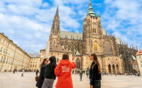 Prague Castle: Tour with Local Guide and Entry Ticket