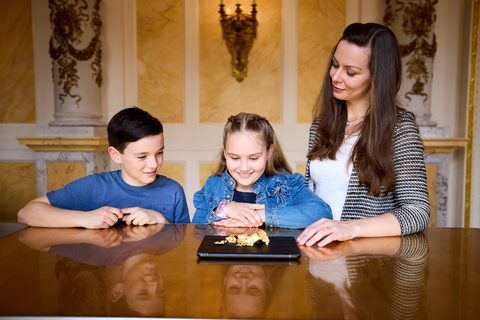 Dresden: Guided Tour for Children Through the Semperoper Using All the Senses Dresden: Children's Tour through the Semperoper with All the Senses