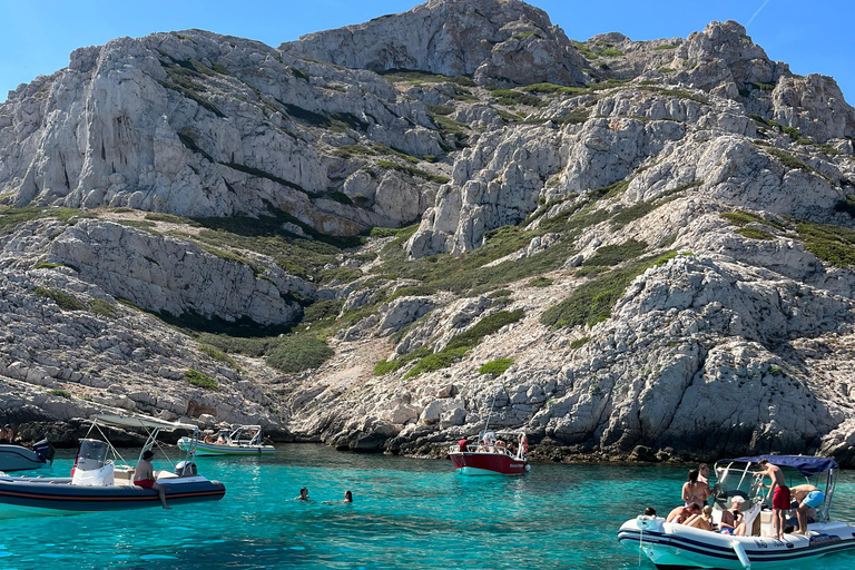 Marseille: Rent a private boat with a skipper private boat trip to calanques du frioul