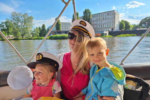Wroclaw: Sunset Catamaran Cruise with Drink and Music