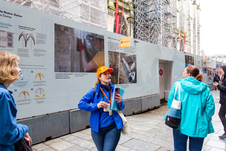 Paryż: Wycieczka piesza Notre Dame z wejściem do kryptyNotre Dame Outdoor Walking Tour z wejściem do krypty w języku hiszpańskim