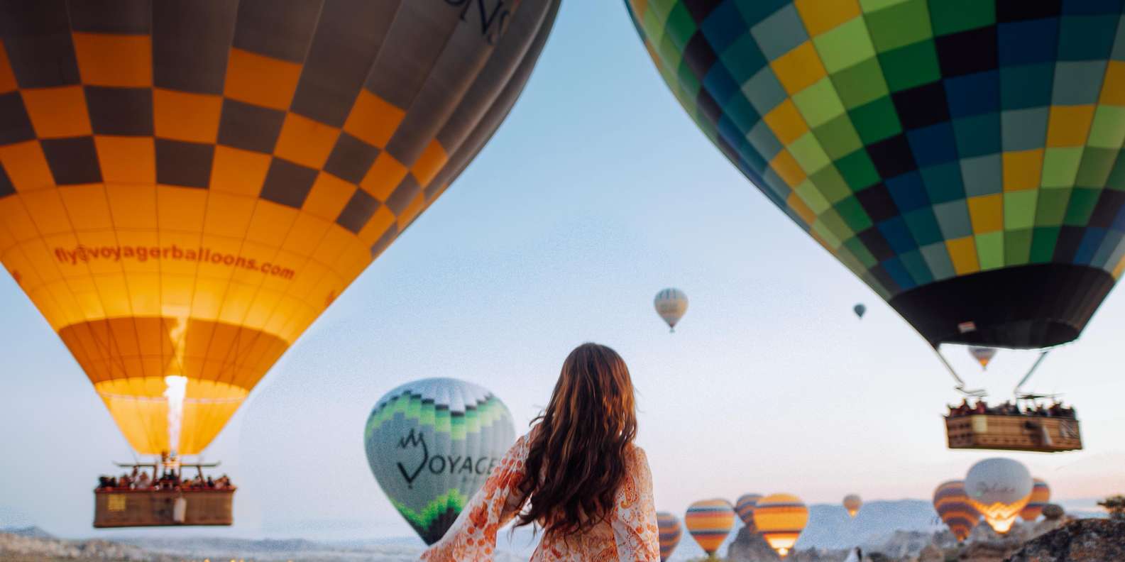 Cappadocia: Private Photoshoot Sunrise Balloon with Transfer