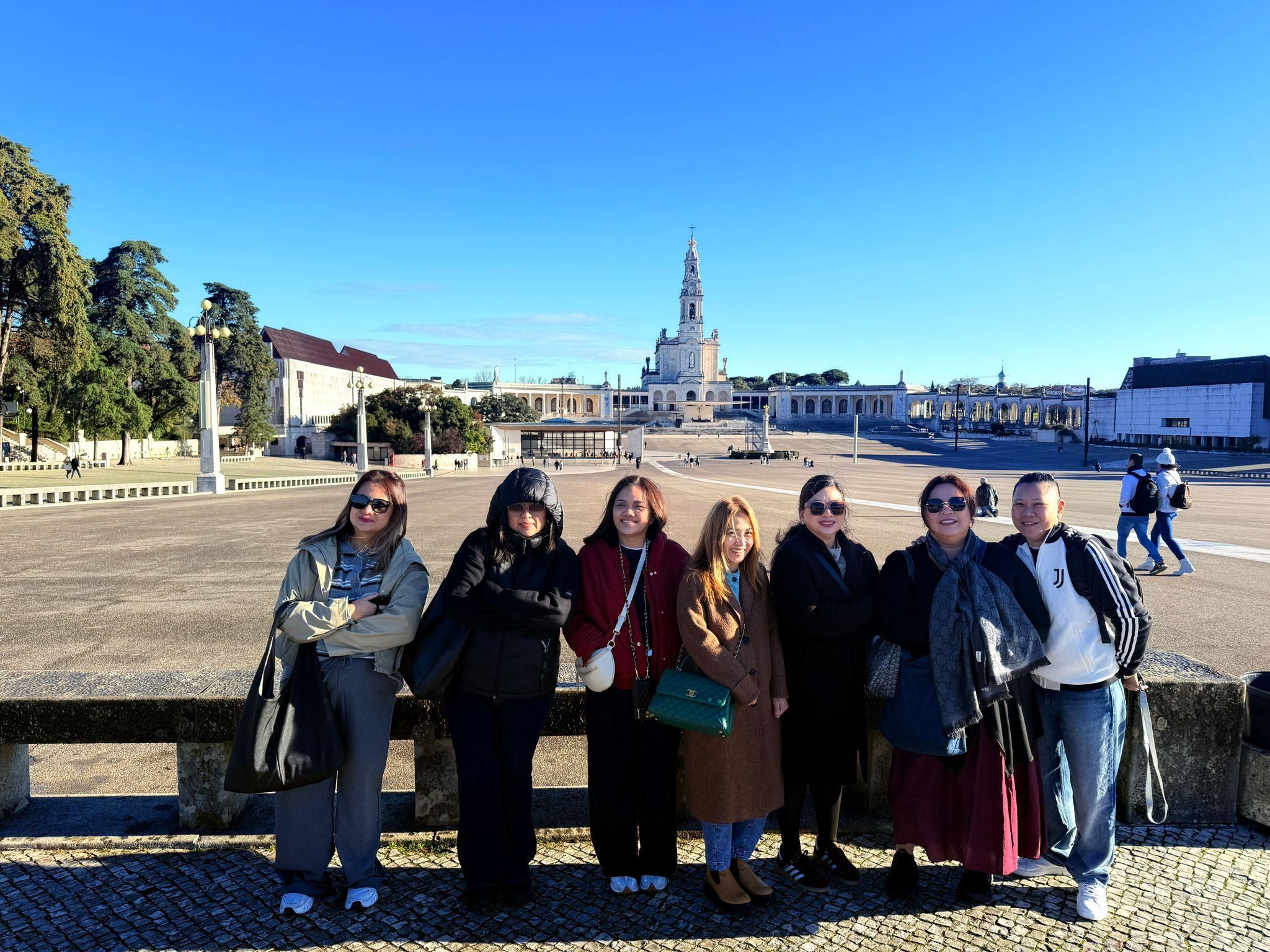 Private Tour ab Lissabon: Fátima, Batalha, Óbidos & Nazare.
